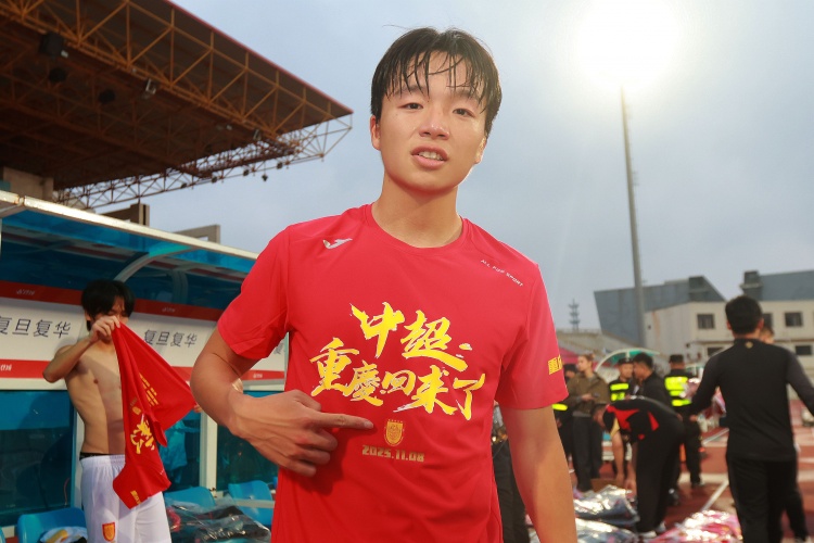 重慶銅梁龍球員李鎮(zhèn)全入選市勞模擬表彰名單 重慶銅梁龍球員李鎮(zhèn)全入選市勞模擬表彰名單