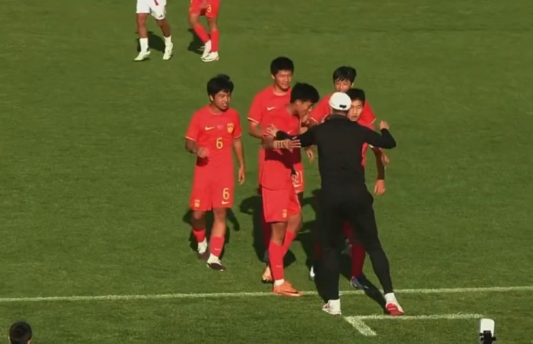 U15國(guó)足2-0意大利：周海濱9分鐘閃擊變陣，沙明造烏龍+單刀