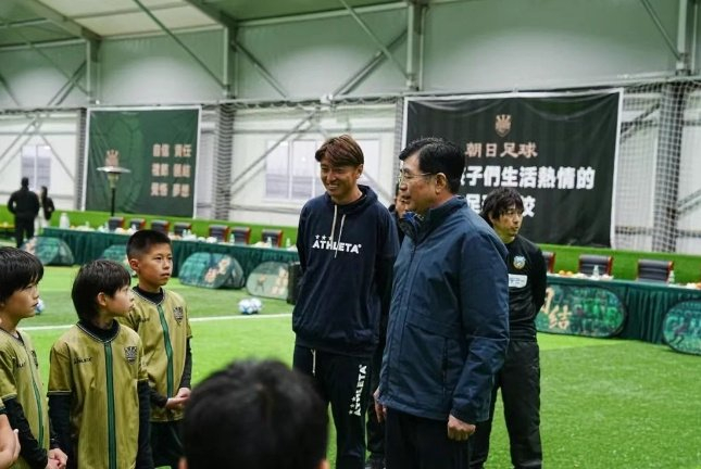 前國(guó)腳楊旭創(chuàng)業(yè)記：放棄功利學(xué)日本，青訓(xùn)從拆解每個(gè)腳趾觸球開始