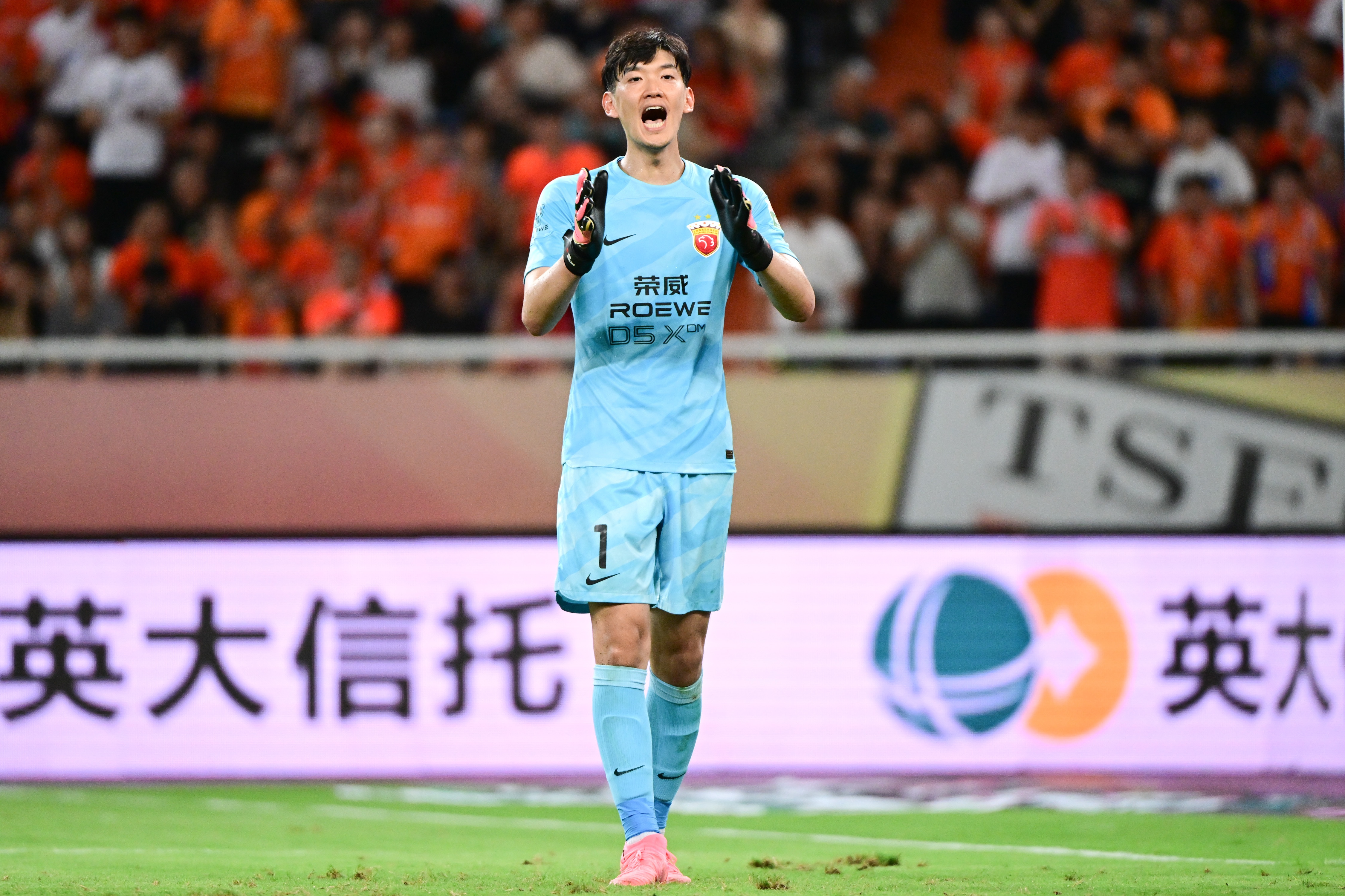 顏駿凌鼻血橫飛擋絕殺 海港門神：拿1分被悶也值