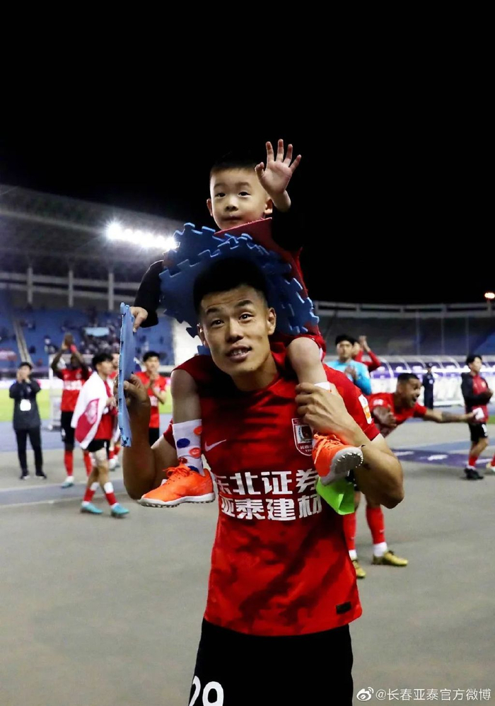 13輪追平歷史最差開局，譚龍：站得住，亞泰旗就不會倒