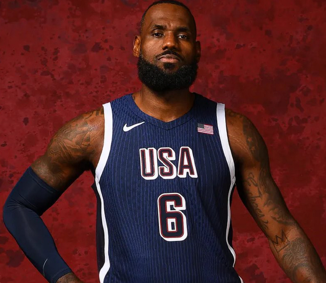 詹姆斯當選美國奧運代表團旗手，NBA本土球員首例
