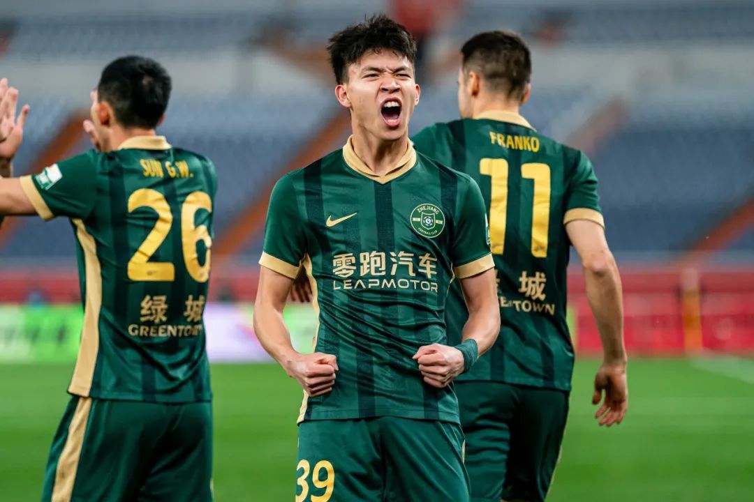 18歲王鈺棟8球登頂中超射手榜，40天從首球到并列第一