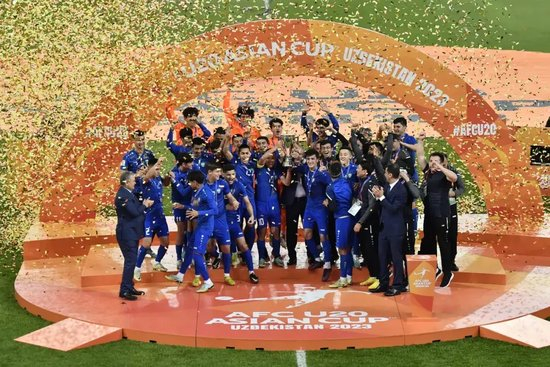 9人作戰(zhàn)2-0勝沙特，烏茲別克U17亞洲杯奪冠，三年三線突破青訓(xùn)成果