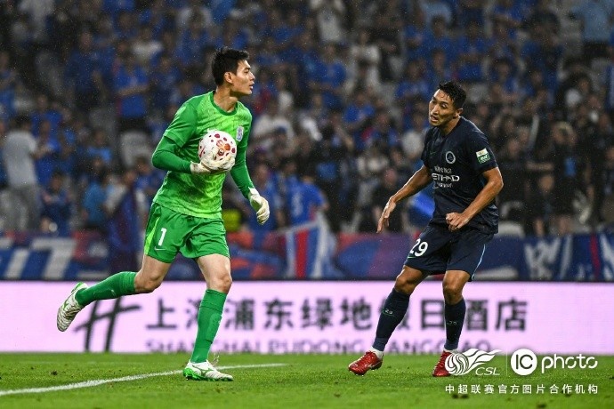 阿代米閃擊 卡爾采夫點(diǎn)射 深圳客場(chǎng)2-1終結(jié)申花不敗