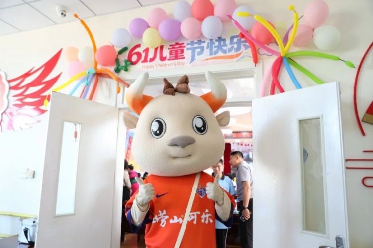 青島海牛六一公益行動：從福利院到匯演現(xiàn)場